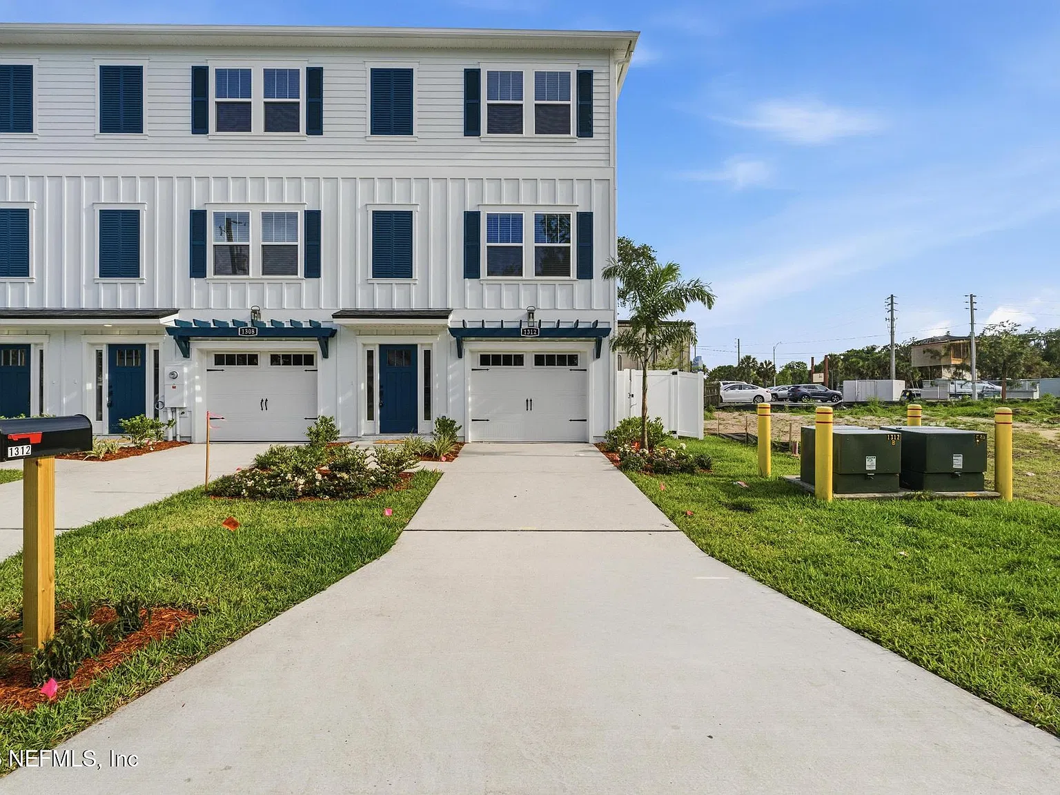 3 bed, 3.5 bath, 1613 sqft, $3,800 — Photo 1