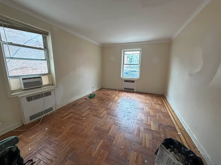 450 Ocean Pkwy #1 — Photo 4