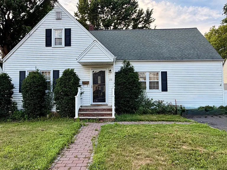 23 Mayfield Pl — Photo 1