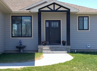1853 8th St NE, Watertown, SD 57201