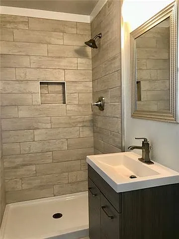 4400 Ithaca St — Photo 8
