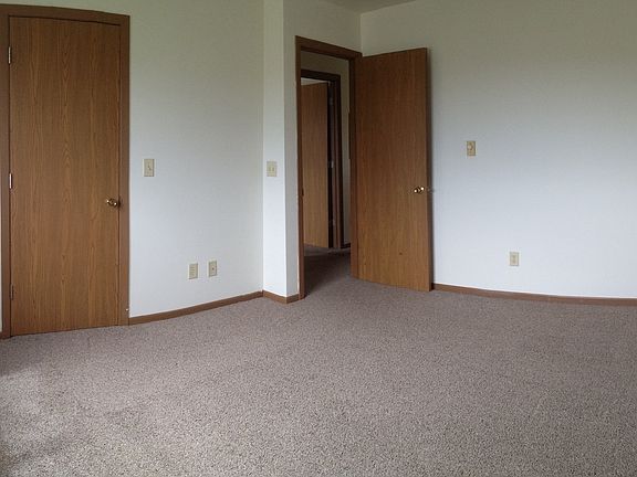 ASH BARBERRY BEDROOM_03132020