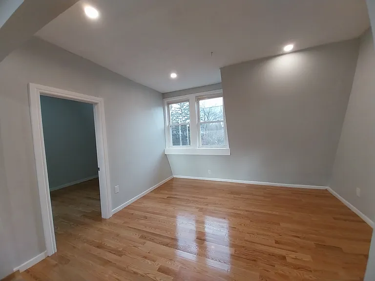 295-297 Beech St #3 — Photo 19