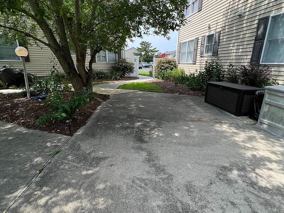 1st image of 33622 Briar Ct N Unit J3