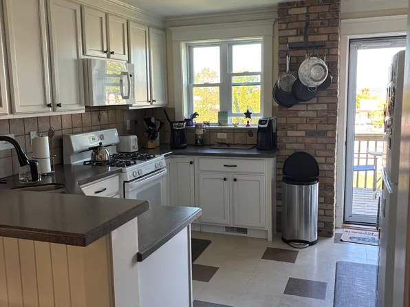 (undisclosed Address), Petoskey, MI 49770