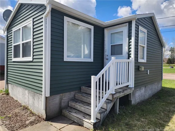 53 Thibodeau St, Beaubassin East, NB E4P 8P4