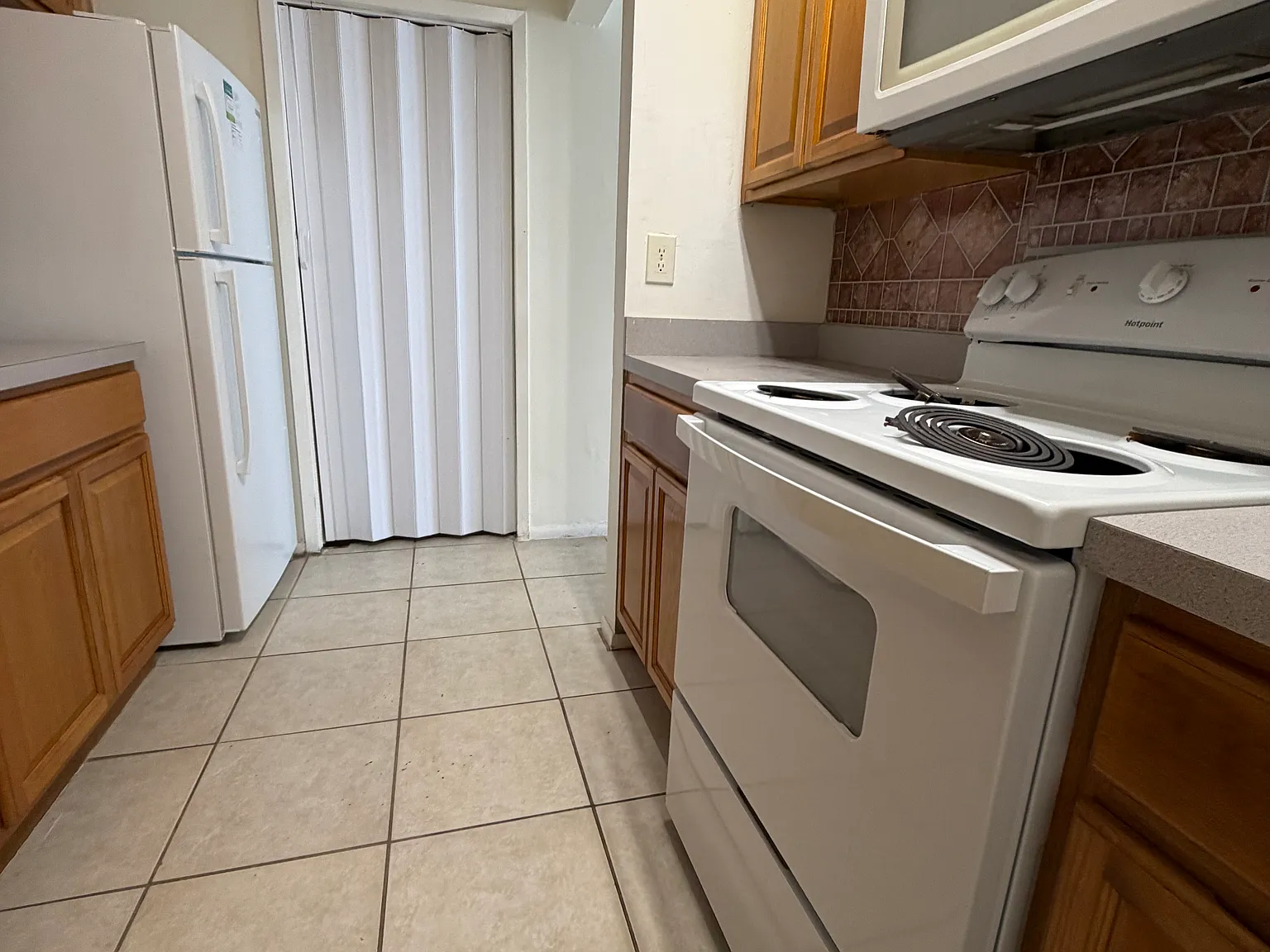2 bed, 950 sqft, $1,500 — Photo 4