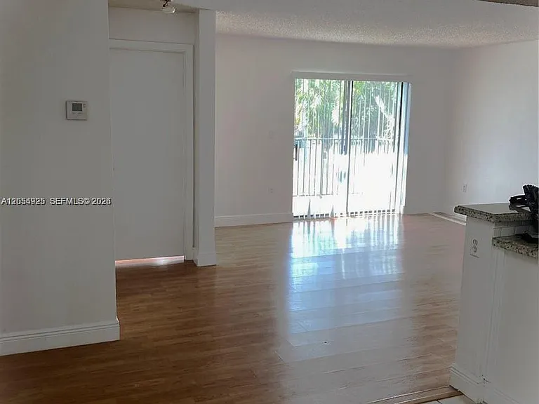 300 Palm Cir W #208 — Photo 22