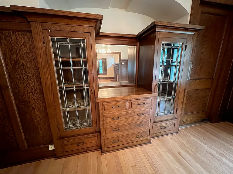 Beautiful Dining Room Built-Ins