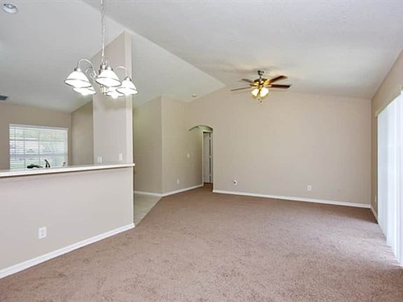 3rd image of 1002 SW Coleman Ave