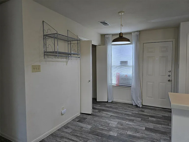 502 Sturgis St #B — Photo 16