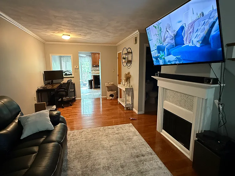 271 Farrwood Dr — Photo 3