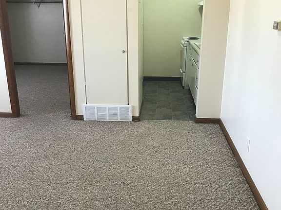 2nd image of 4009 Oakland Rd NE APT 4