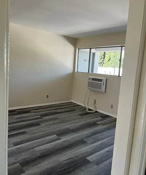 5736 Lexington Ave — Photo 12