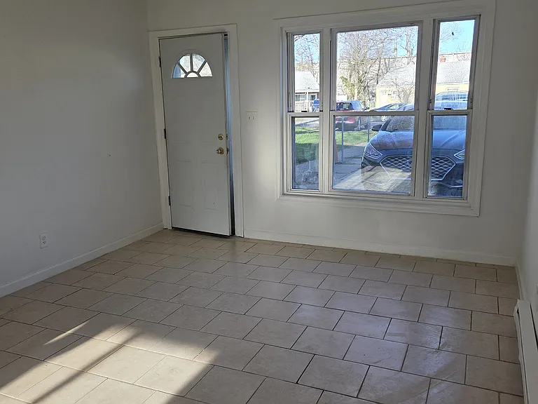 342 Sheridan Dr — Photo 4