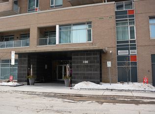 100 Champagne Ave S #704, Ottawa, ON K1S 4P4