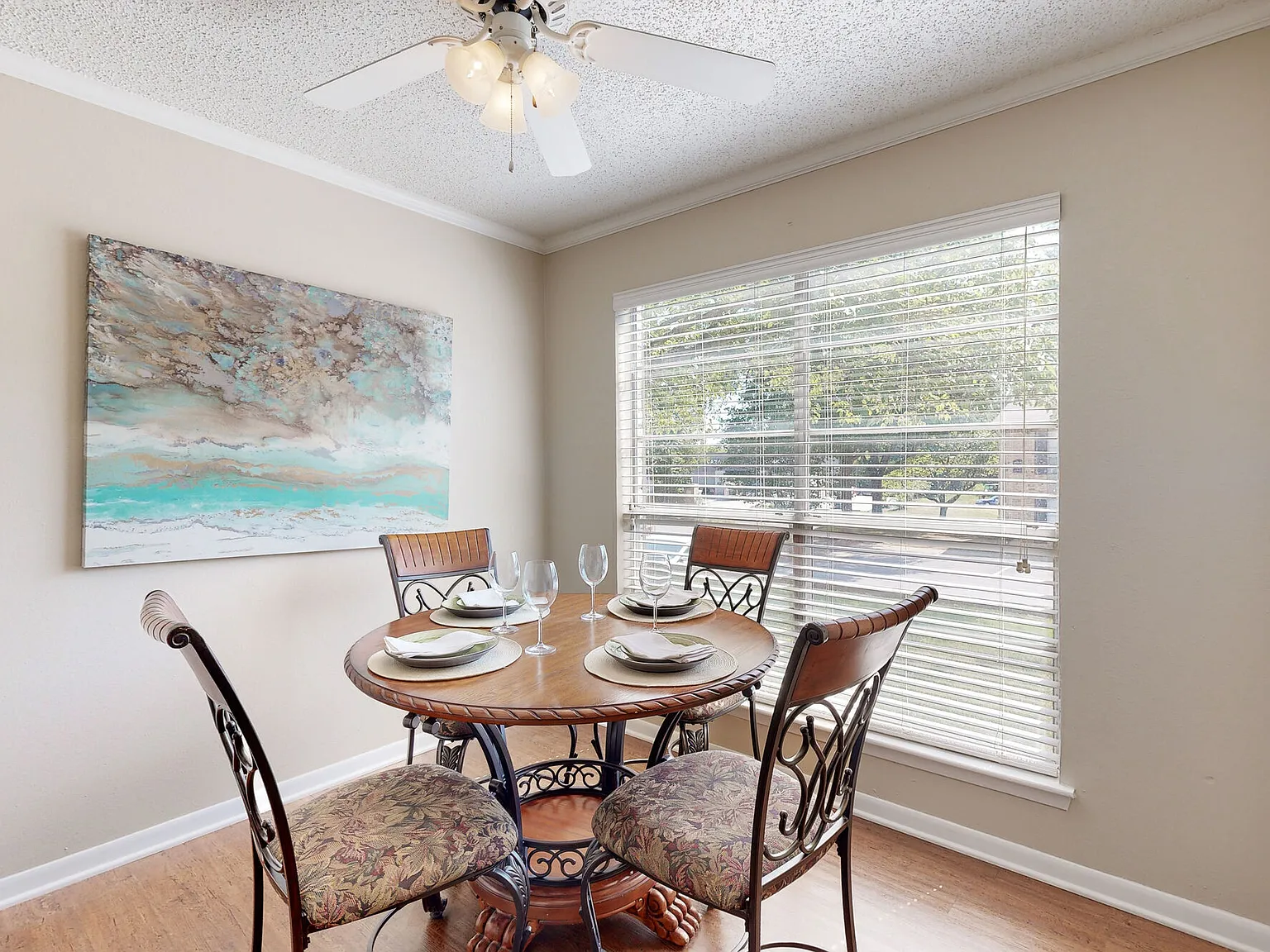 Oak Hollow Apartments — Photo 1