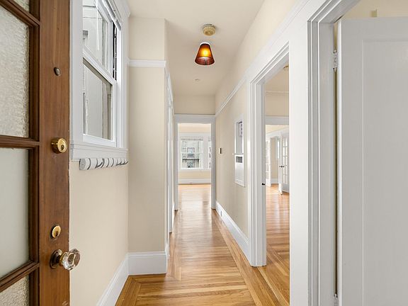 3rd image of 1322 16th Ave APT 4