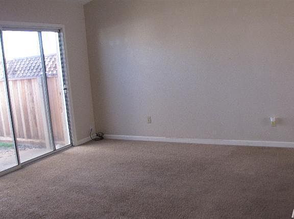 2nd image of 502 Arbor Ct