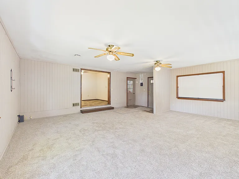 706 Elizabeth Dr — Photo 14