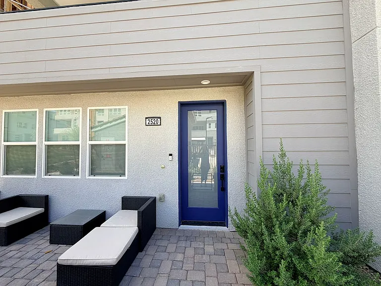 2520 Cracked Stone St — Photo 2