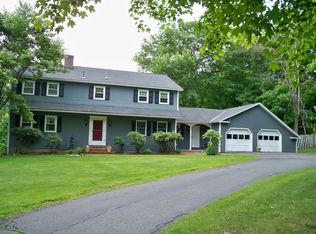 425 Devon Rd, Lee, MA 01238