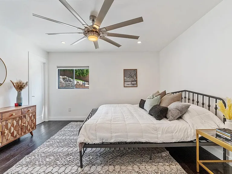 13940 Bermax Ave — Photo 28