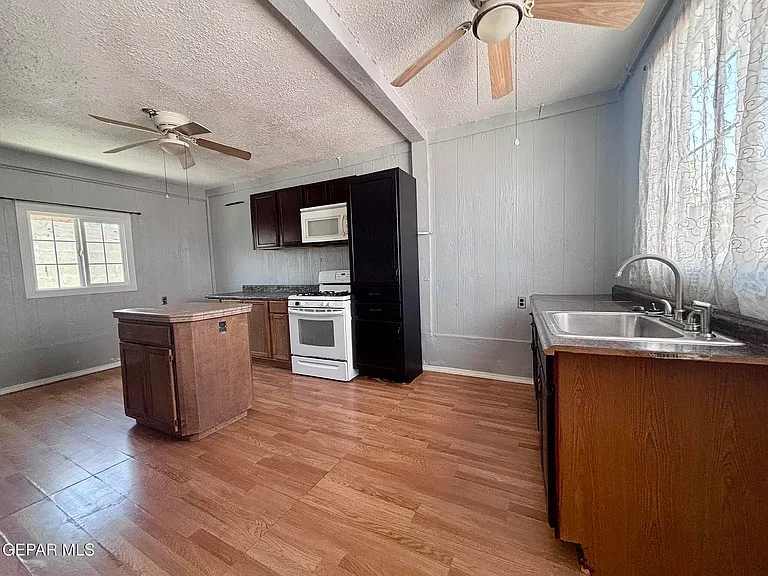 14565 Hendrik Dr #B — Photo 6