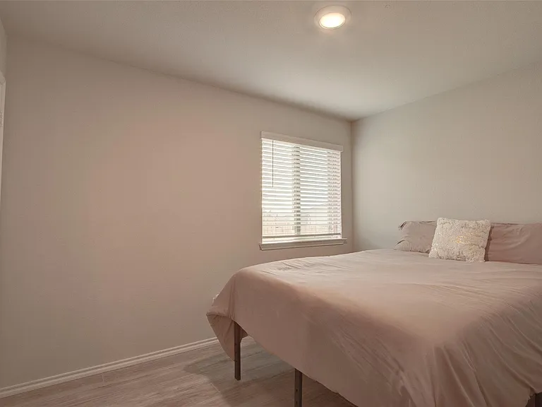 1317 Cesarina St — Photo 18