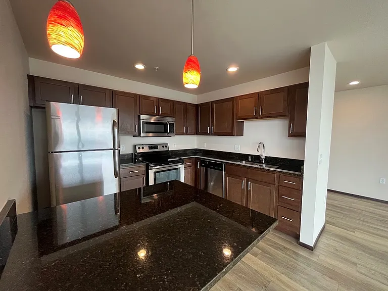 Galaxie High Rise Apartments — Photo 164