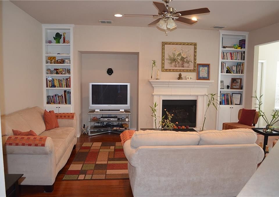 1st image of 528 Hawken Dr