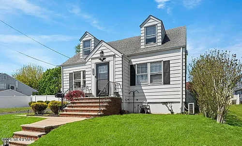 585 Bamford Ave Photo 1