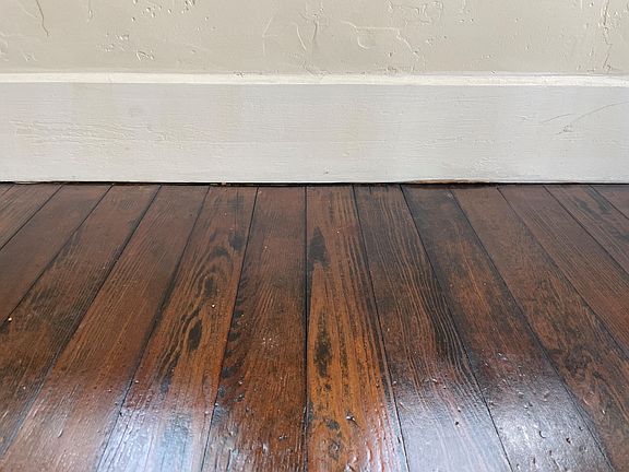 5th image of 226 E 8th St