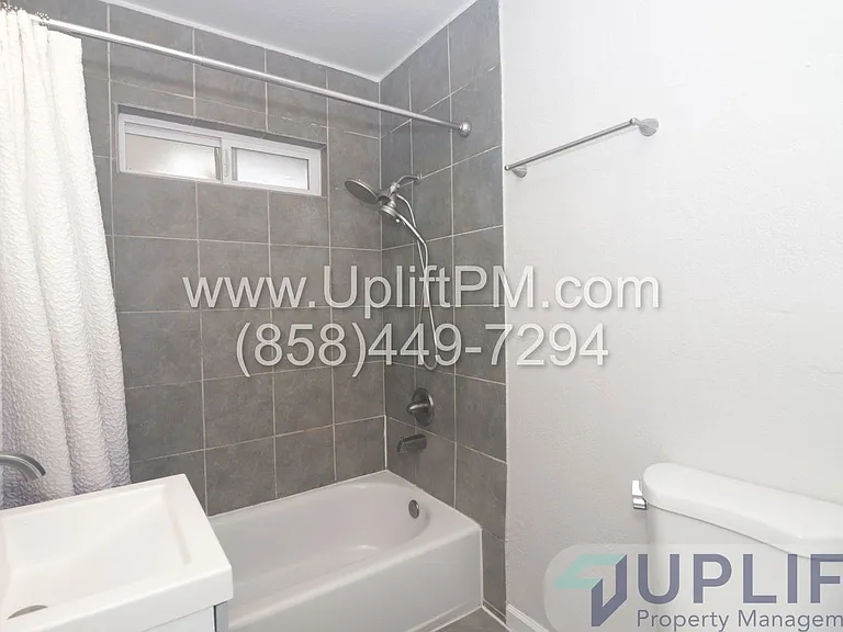 4833 Castle Ave — Photo 24