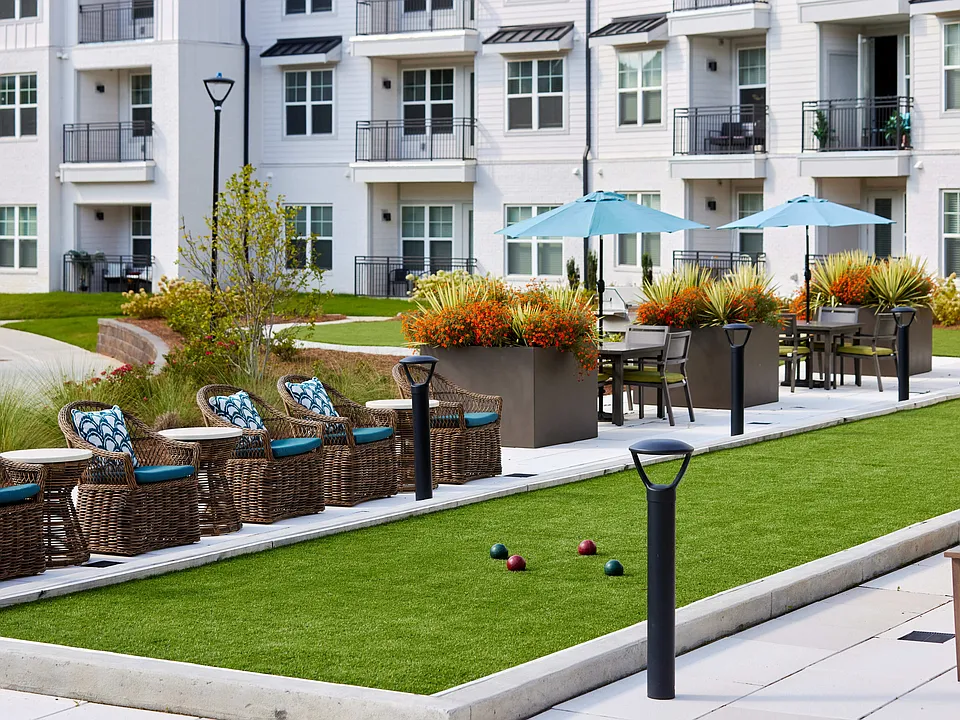 Amenity Courtyard