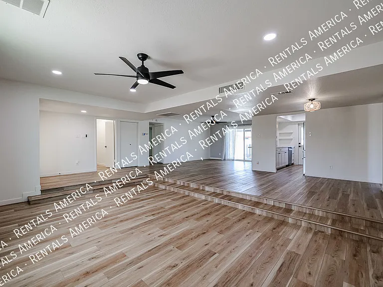 1430 E Bell De Mar Dr — Photo 2
