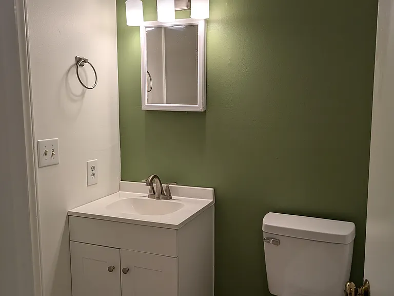 121 Ashley Forest Rd — Photo 6