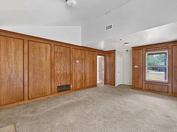 4th image of 203 Myrtle Ave