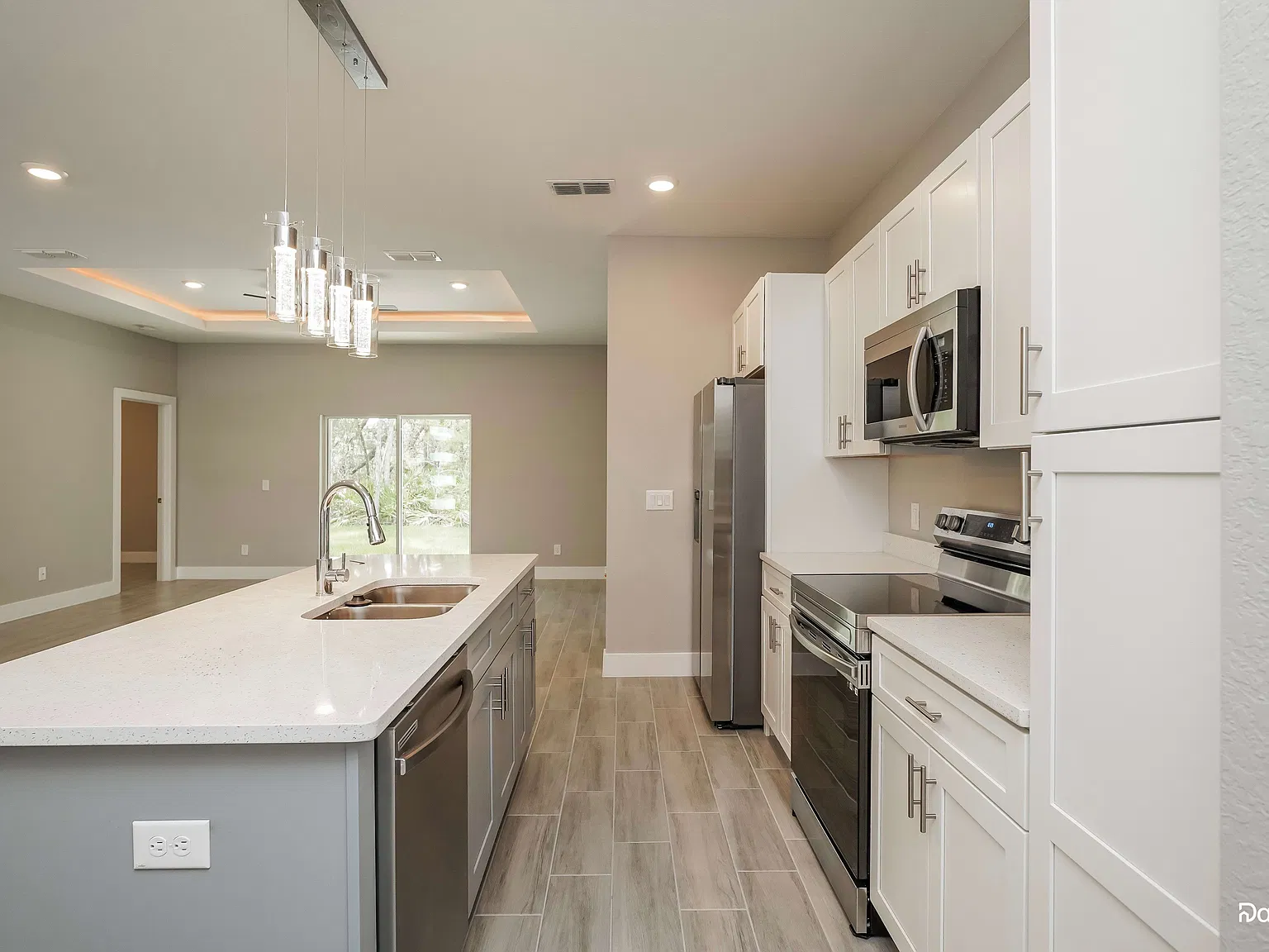 4 bed, 2.0 bath, 1670 sqft, $1,870 — Photo 2