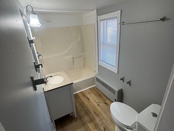 5th image of 1821 Shawano Ave #A