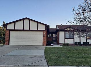 5462 Rene Dr #104, Warren, MI 48091