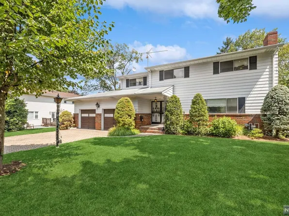 37 Rock Rd, Englewood Cliffs, NJ 07632