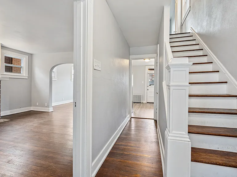 139 Sumner Ave — Photo 6