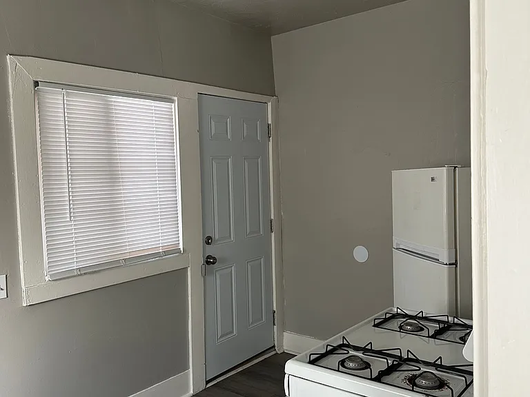 2515 K St #5 — Photo 8