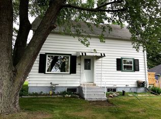 710 N Packer Dr, Whitelaw, WI 54247