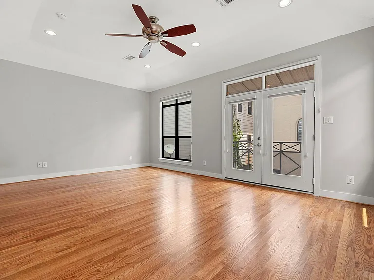1410 Knox St — Photo 24