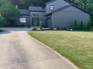 28484 Stonegate Cir, Westlake, OH 44145