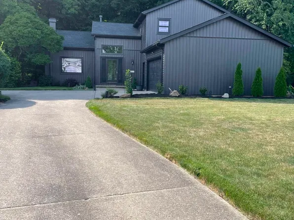 28484 Stonegate Cir, Westlake, OH 44145