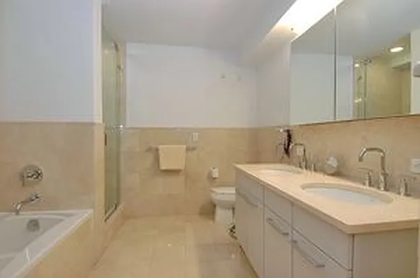 Rented by R New York | media 1
