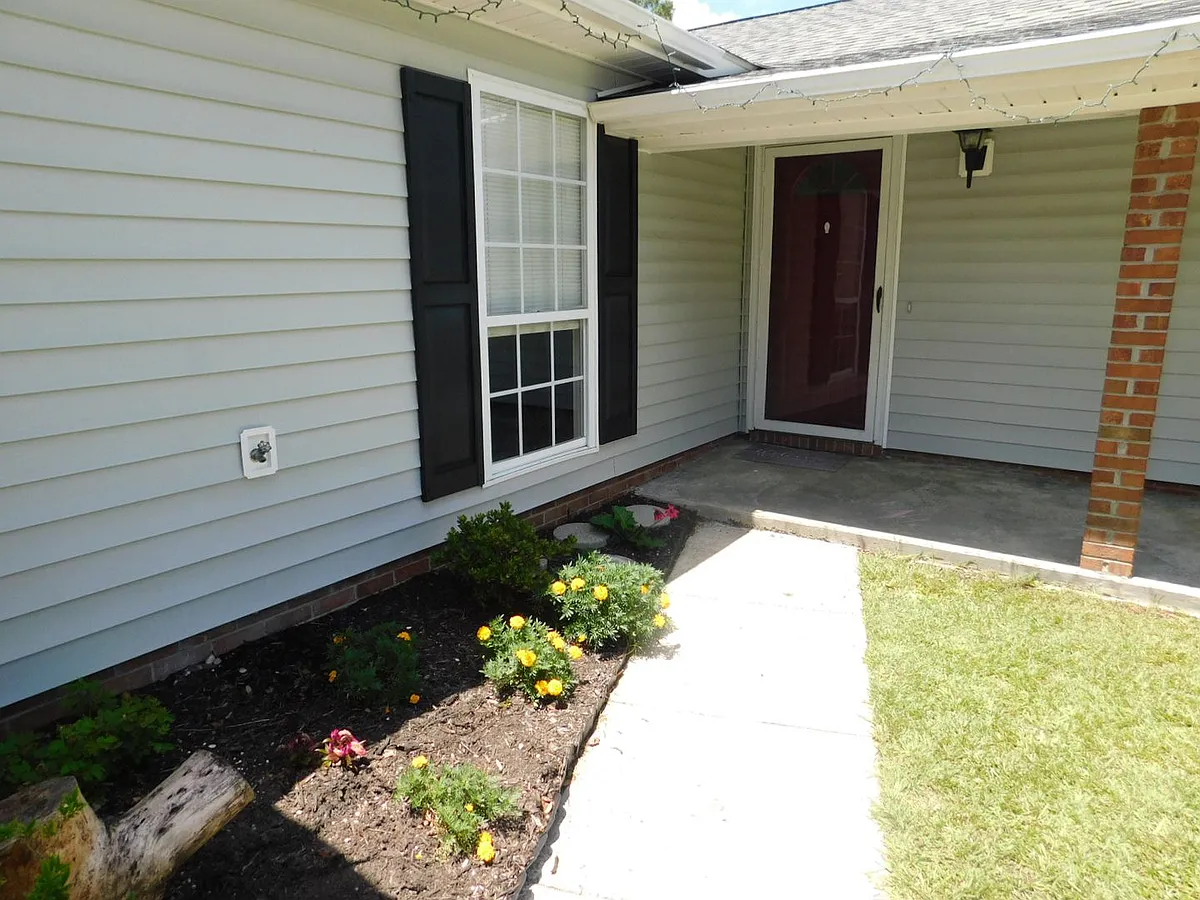 Building Photo - 127 Shipman Rd